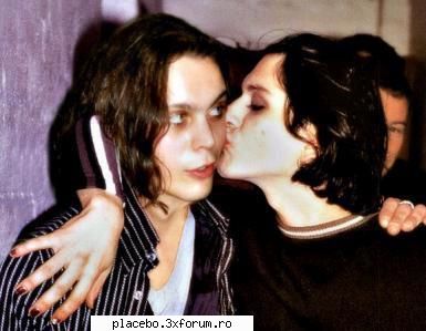 hello k-s multe fane pe aici, ceea ce ma n roses,the veronicas and the list could keep 19 inca poze